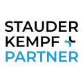 Logo Stauder Kempf und Partner Wirtschaftsprüfungs- und Steuerberatungsgesellschaft mbH & Co KG